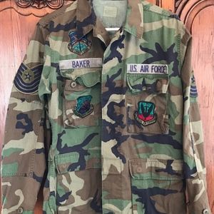 USAF  Woodland camo  military jacket w/ patches S